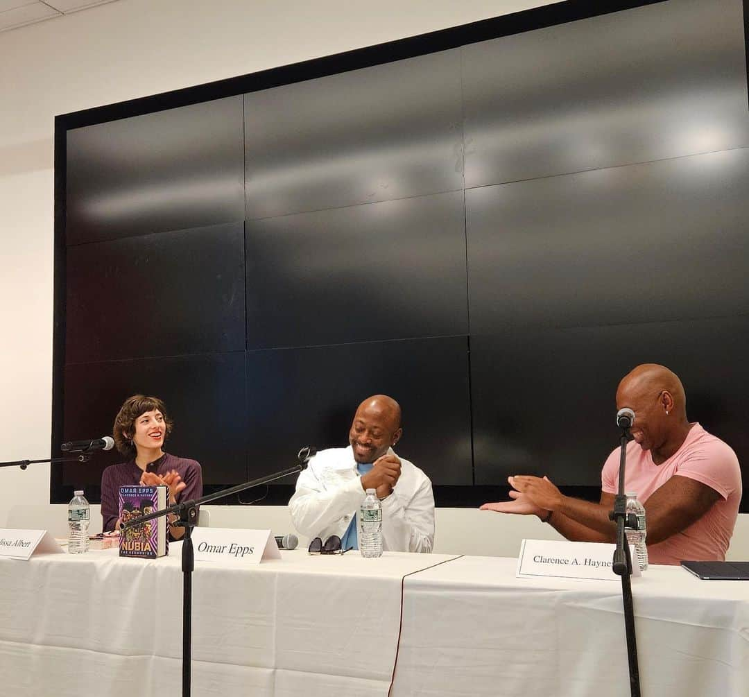 オマー・エップスさんのインスタグラム写真 - (オマー・エップスInstagram)「We had a beautiful time talking everything Nubia: The Awakening & Reckoning with fabulous @melissaalbertauthor on @bkbookfest other worlds fantasy panel. The conversation was wonderful. We thoroughly appreciated the questions from the audience and enthusiasm over the series. Happy reading y’all, and please tell us what you think…✨💫✨」10月3日 7時49分 - omarepps