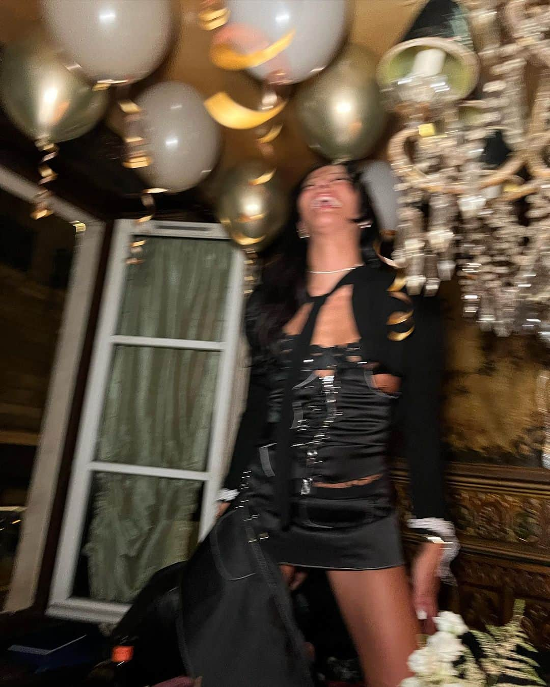 Sami Miroさんのインスタグラム写真 - (Sami MiroInstagram)「Emo usually on my birthday but this one hit different 🫶🏾🎈🎈🎈Very thankful for my friends and family 🥹」10月3日 8時00分 - samimiro