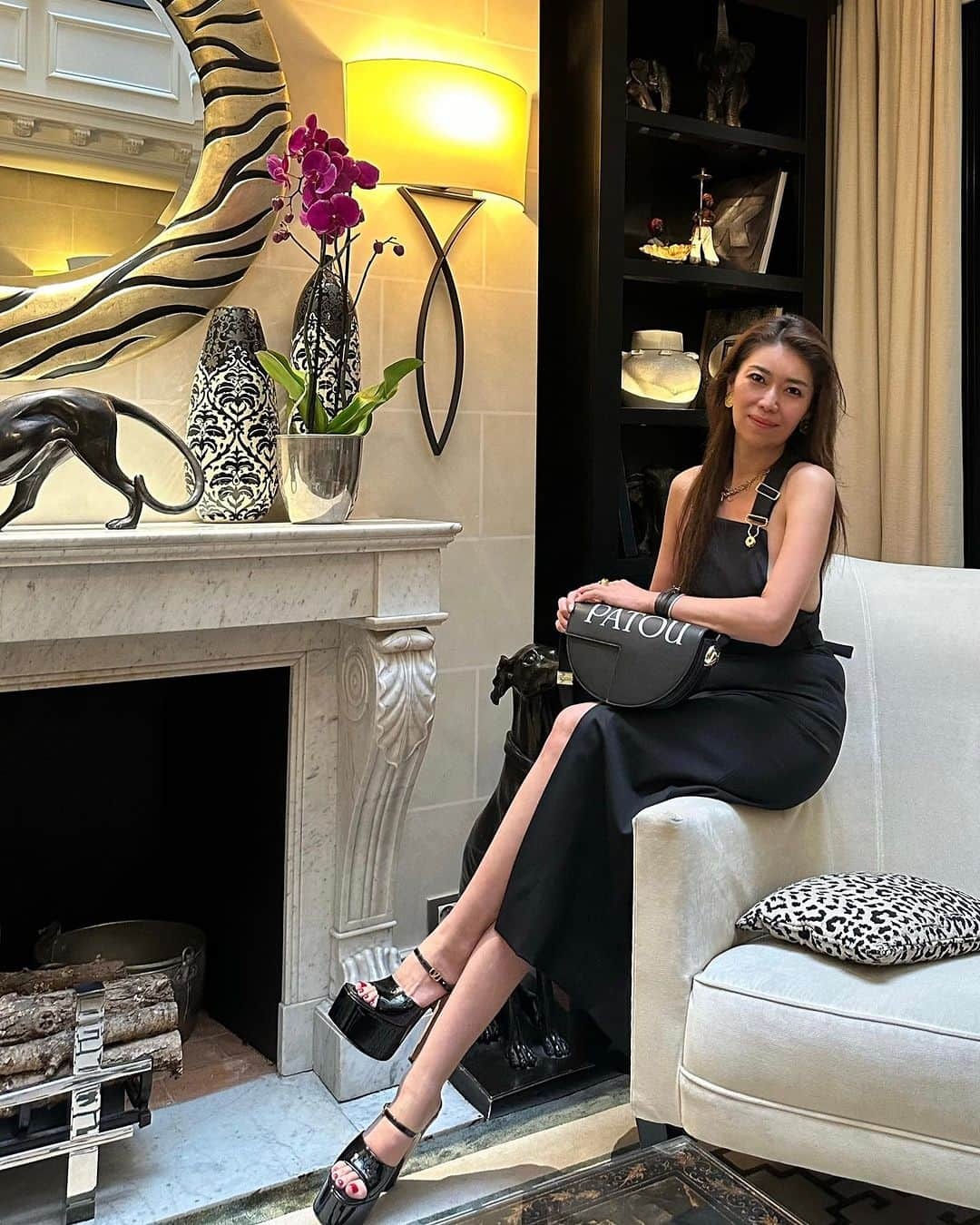 Taki Tanakaさんのインスタグラム写真 - (Taki TanakaInstagram)「#DAY9 vol.2 #pfw #paris PATOU Day!  1.2.3.4. #ootd #outfit #outfitoftheday  dress,bag,necklace,earrings #patou  shoes #valentino 秋冬コレクションの #パトゥ のドレスを着て。アクセやバッグは前のもの。  #良いもの好きなものを長く愛そう   5.9.美しいParis。昨夜のレストラン #langosteria からの眺め。  6.w/ @guillaumemarcdamienhenry  PATOUクリエイティブディレクターのギョームと。昨夜はディナーは別々だったのですが待ち合わせの前に #SayHi しに来てくれた♡本当ハンサムなひと。  7. @langosteria はミラノではよく行きますがパリでは初めて。やっぱり大人気で予約困難は同じみたい。  8.パトゥマネージャーのなかよし @thepatatino  9月に来日した時に会ったばかりだから、またすぐに会えて嬉しい。 #aboutyesterday  #izastagram」10月3日 8時05分 - tanakataki