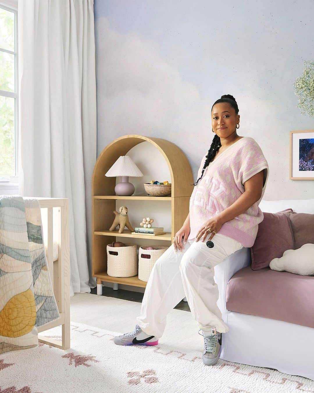 大坂なおみさんのインスタグラム写真 - (大坂なおみInstagram)「Have you seen tennis star @naomiosaka's nursery yet? We partnered with her to design a sweet, sky-inspired space for her daughter, Shai. You can recreate this look too. Shop the room that went viral with the link in @crateandkids bio.  #NurseryInspo #NurseryDesign #BabyRegistry #DreamyNursery #WhimsicalNursery #BabyFurniture」10月3日 8時06分 - naomiosaka