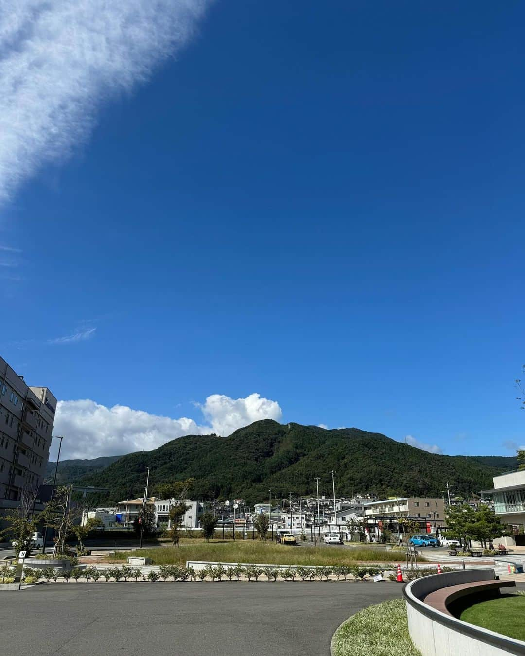 島津亜矢のインスタグラム：「大船渡の空❤️  #島津亜矢 #歌怪獣」