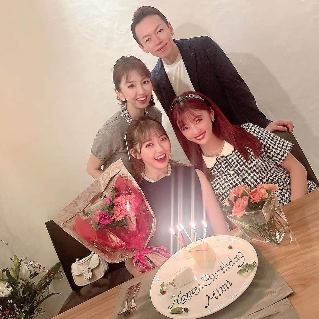 君島十和子のインスタグラム：「Happy Happy Birthday  My  Sweet Baby  人の心に寄り添える 優しい女性に成長してる いつも本当に頑張ってる ありがとう💐  22歳、心から おめでとう💝  #大切な娘 #大切な家族 #お誕生日 #家族でお祝い @takayuki.kimijima_official  @yuuki_kimijima0427  @__mimiworld__  #君島十和子」