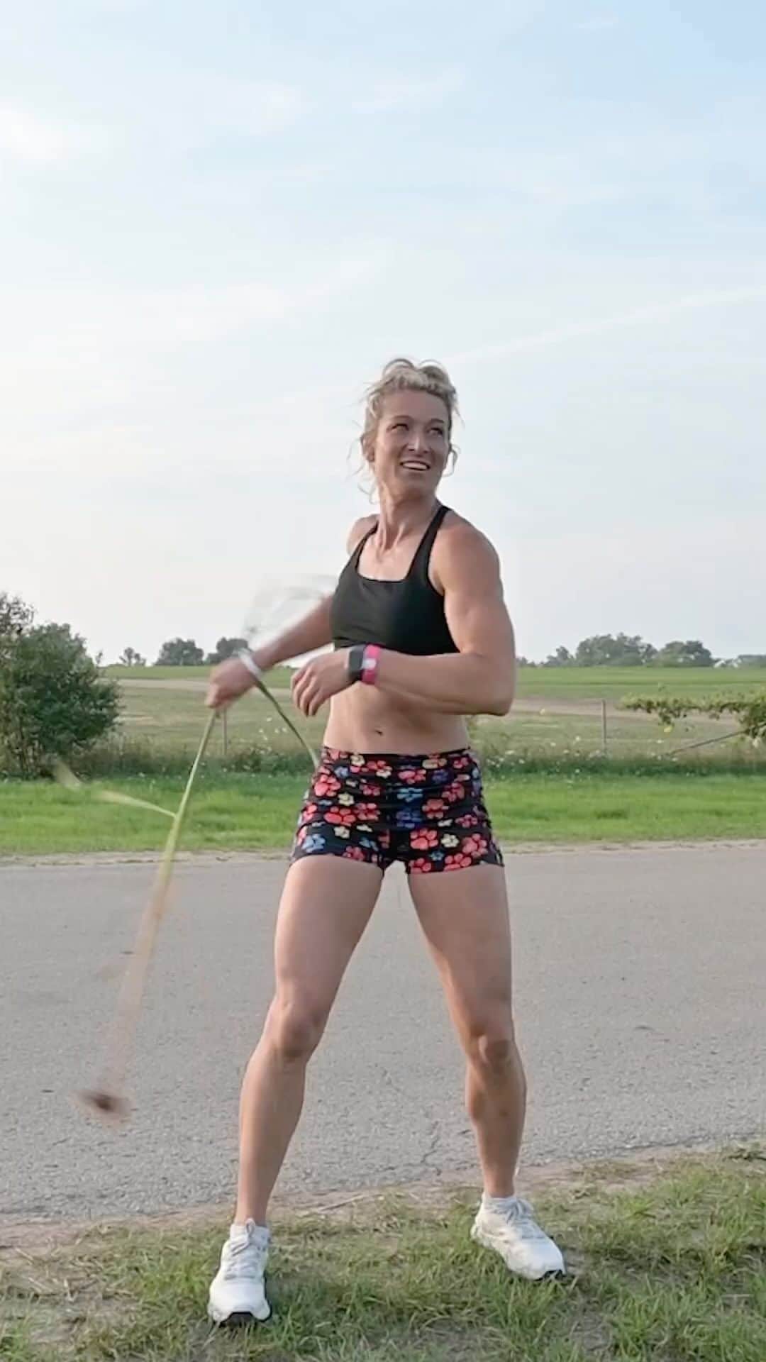 ジェシー・グラフのインスタグラム：「Who was dead last??? Bu also apparently not the only one? We’ve all come in last in a CrossFit workout. Some of us more than others; and for longer.   @jessiegraffpwr and @racioppifran sit down with @crossfit CEO @donfaul to delve deep into the world of fitness, determination, and pushing your limits. CrossFit is built on the power of threshold training and the lessons learned from coming in last during those initial CrossFit workouts.  How we embrace setbacks, build mental toughness, and transform our minds is the starting point for elite performance.  Check out The Jedburgh Podcast from the @usarmy Fitness Truck at the 2023 @nobull @crossfitgames.  Brought to you by @usarmy  @wodify @goruck  @drinkherobeverage   #CrossFit #ThresholdTraining #DonFaul #JessieGraff #FitnessJourney #OvercomingSetbacks #MentalToughness #CrossFitCEO #FitnessMotivation #Interview #Inspiration #FitnessGoals #Transformation #NeverGiveUp #fitnesscommunity #shorts #podcast #leadership」