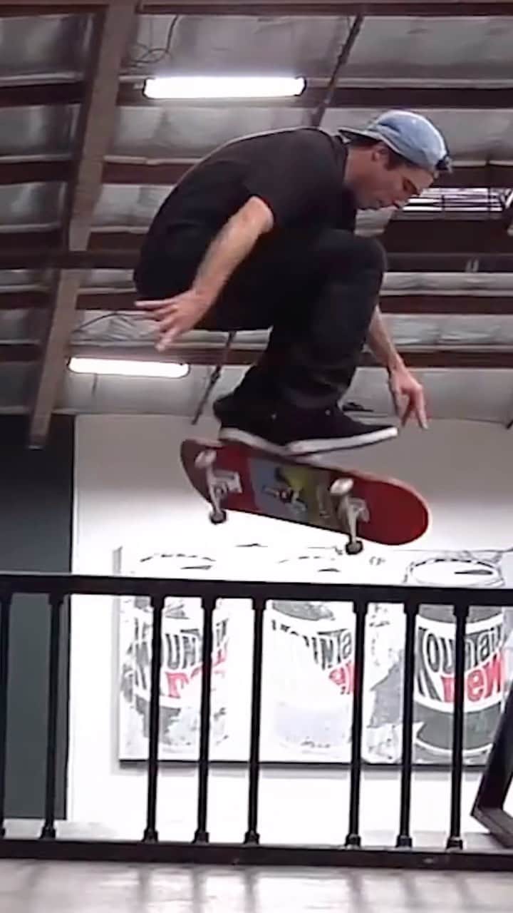 The Berricsのインスタグラム：「Today we have a special, special, SPECIAL birthday to celebrate! Please join us in wishing @kellyhart a very happy birthday for all his incredible years on the board. Take a peek 🫣 at his BANGIN❗️and make sure to wish Kelly a HBD in the comments. 👇 Happy Birthday Kelly!!  #skateboardingisfun #berrics」