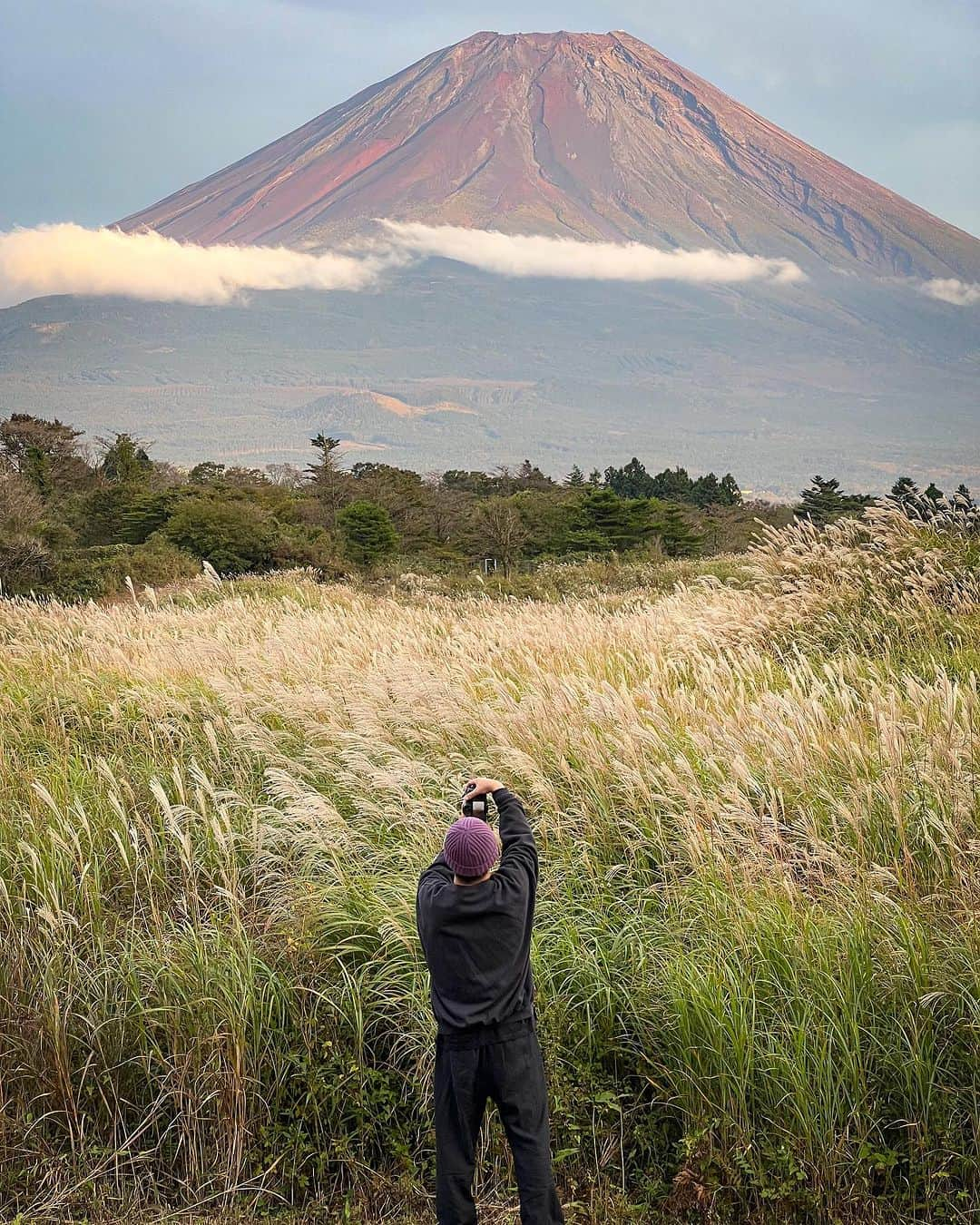 SHOCK EYEのインスタグラム：「自然は偉大。 人間はちっぽけ。 感謝を忘れず。 育む謙虚な気持ち。 取り戻すリズム。 研ぎ澄ます感性。  時々は人間の作ったシステムから離れて、、 自然のサイクルに身を委ねてみよう。  #富士山 #mtfuji」