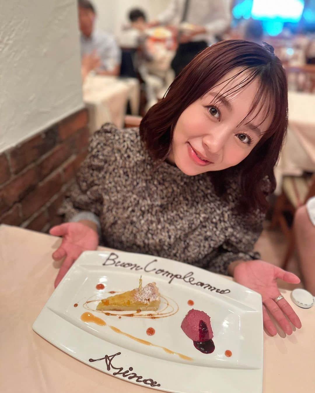 橋本愛奈さんのインスタグラム写真 - (橋本愛奈Instagram)「気がついたら31歳迎えてました🍰 大切な人達に 声を大にして愛を伝え続けられるような そんな人間でありたいです。♡  みんなﾀﾞｲｽｷﾀﾞﾖｰ これからもよろしくお願いします🌹  #あっという間の31 #信じられない」10月3日 9時54分 - aina_hashimot0