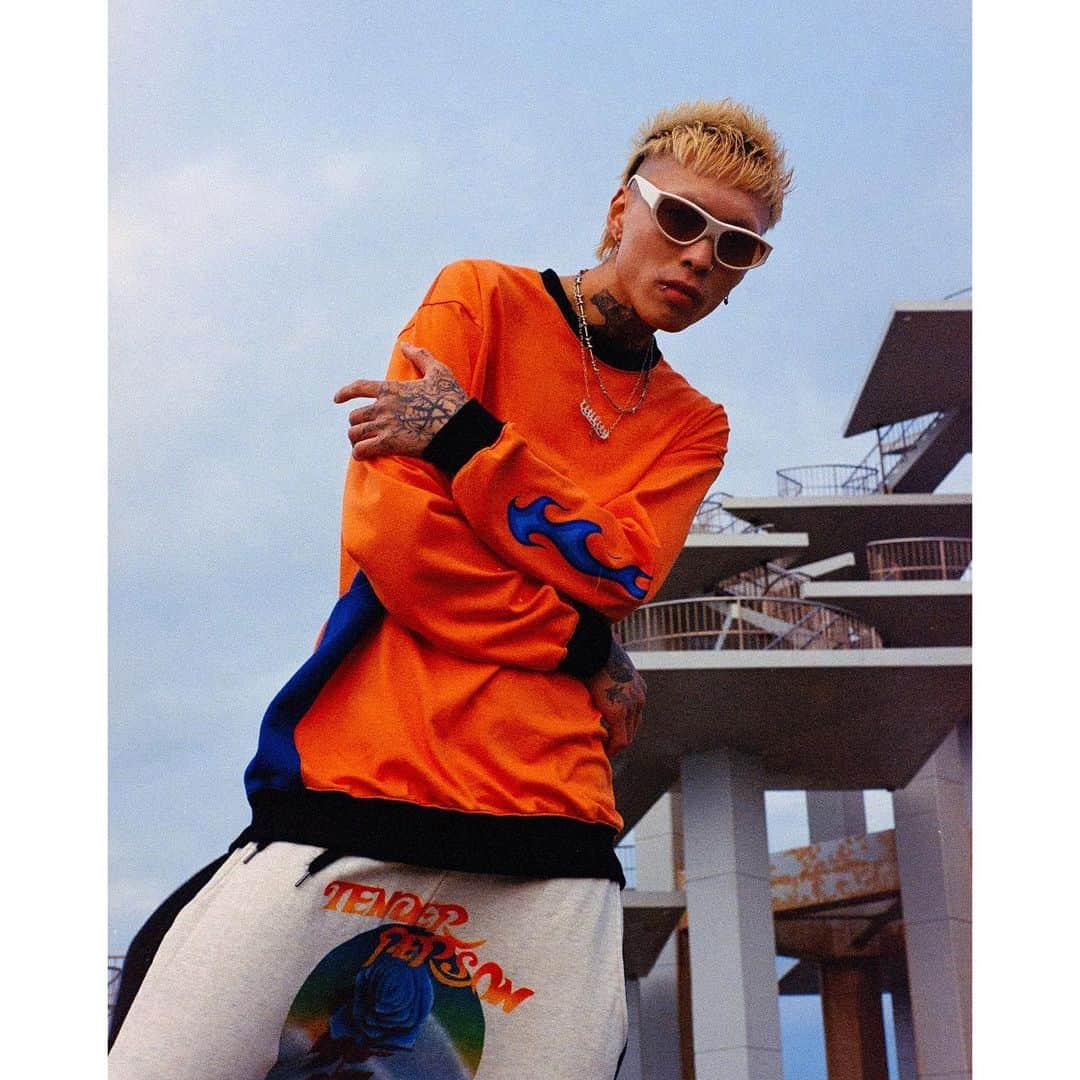 橘昌吾さんのインスタグラム写真 - (橘昌吾Instagram)「TENDER PERSON & utility WORK SHOP ⁡ Photography @yohei_ohno_  Direction&Styling @shogo_tachibana  Model @ija_alonedogs  Design @tenderperson @utilityharajuku  ⁡ #tenderperson #utilityharajuku #styling」10月3日 9時57分 - shogo_tachibana