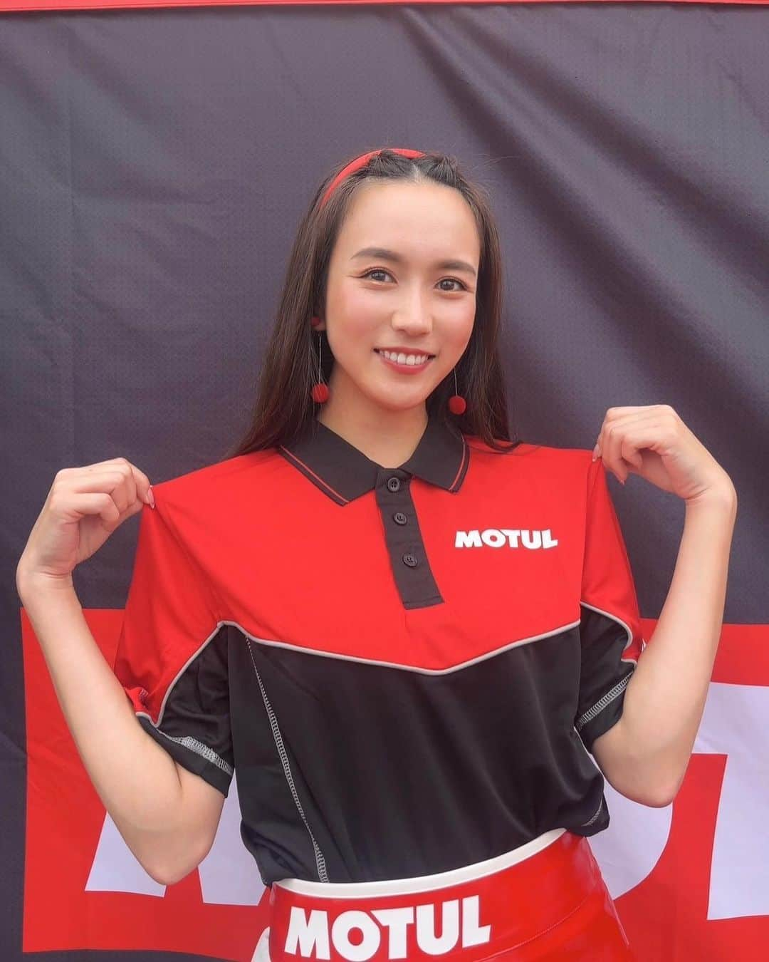 密照幸映のインスタグラム：「❤️🖤❤️ MOTULT-shirts MOTUL愛🫶  #MOTUL #MOTULJapan #PoweredByMOTUL #MOTULCircuitLady」