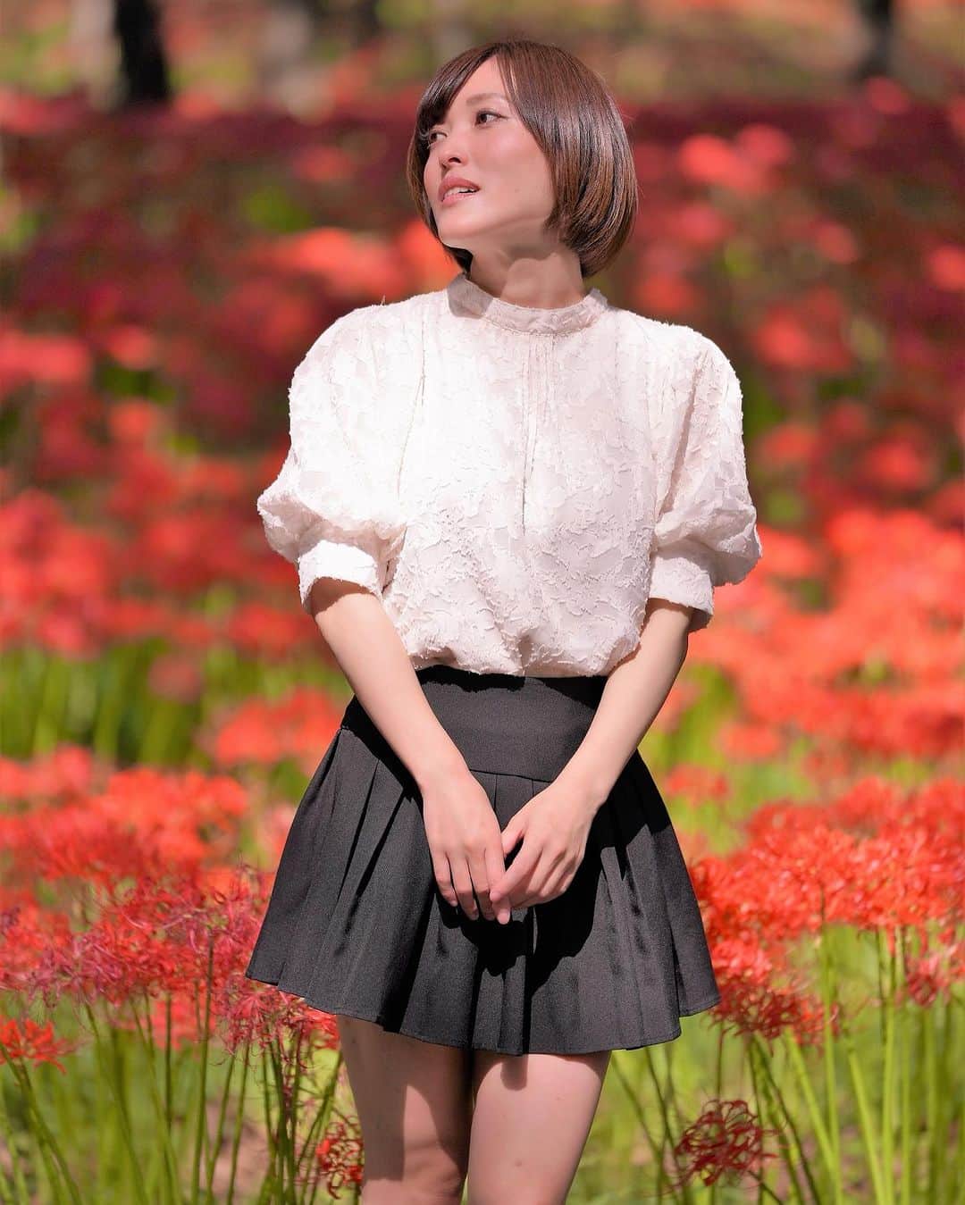 可愛ゆりあさんのインスタグラム写真 - (可愛ゆりあInstagram)「曼珠沙華🌺  #ポートレート　#ポートレート撮影 #ポートレートモデル　#portrait #曼珠沙華　#花と私　#プルクラ撮影会 #撮影モデル　#撮影会モデル」10月3日 10時16分 - smilrina.love