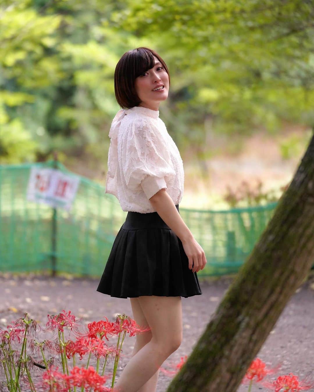 可愛ゆりあさんのインスタグラム写真 - (可愛ゆりあInstagram)「曼珠沙華🌺  #ポートレート　#ポートレート撮影 #ポートレートモデル　#portrait #曼珠沙華　#花と私　#プルクラ撮影会 #撮影モデル　#撮影会モデル」10月3日 10時16分 - smilrina.love