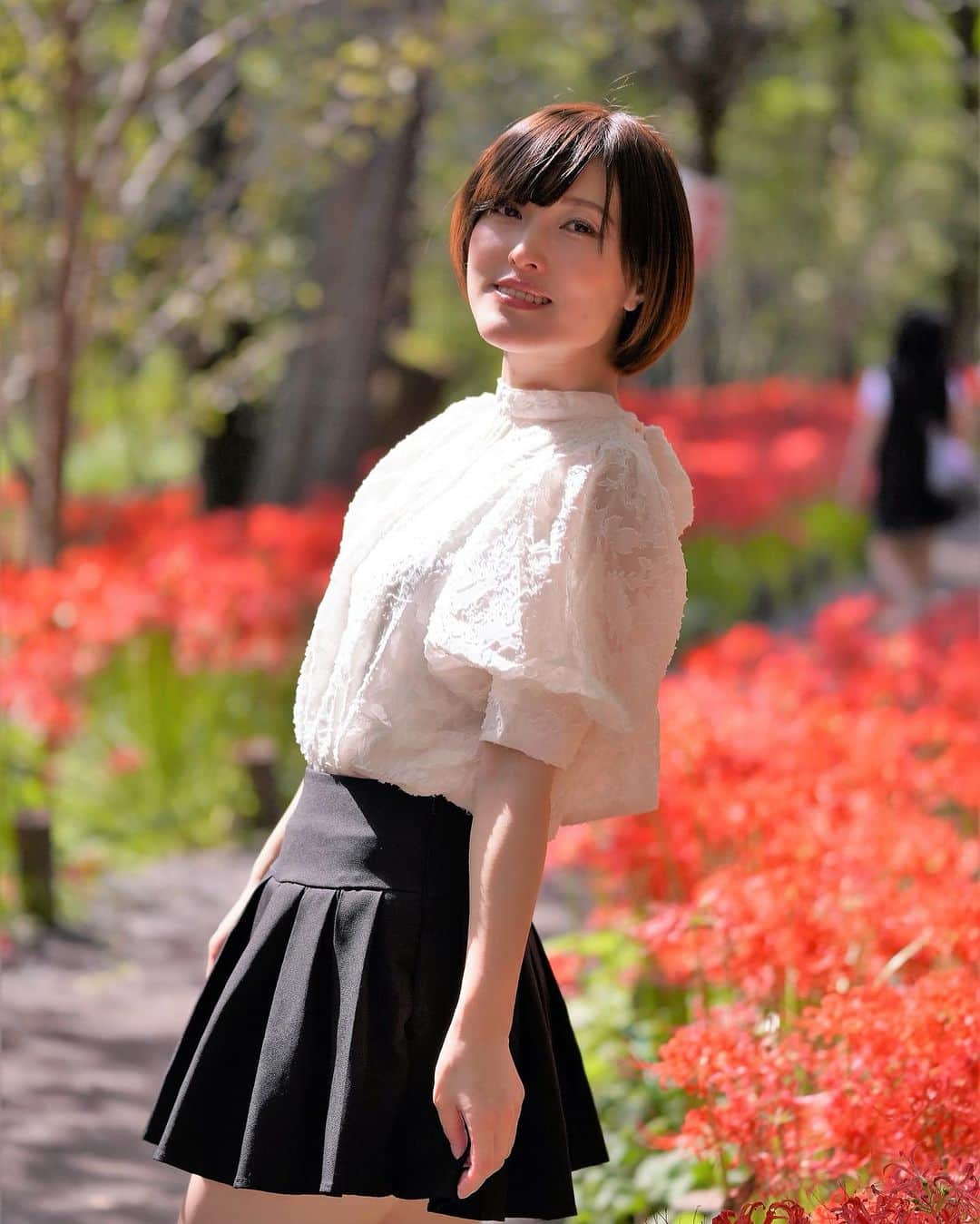 可愛ゆりあさんのインスタグラム写真 - (可愛ゆりあInstagram)「曼珠沙華🌺  #ポートレート　#ポートレート撮影 #ポートレートモデル　#portrait #曼珠沙華　#花と私　#プルクラ撮影会 #撮影モデル　#撮影会モデル」10月3日 10時16分 - smilrina.love