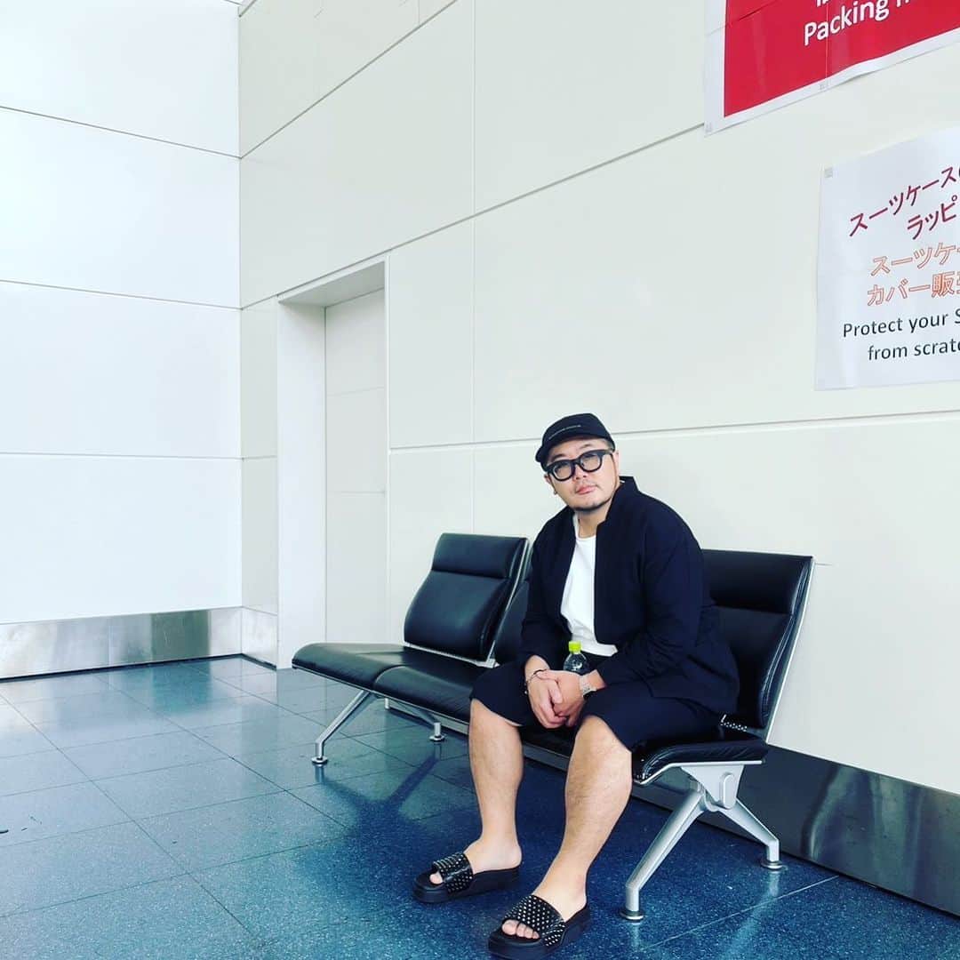三浦崇宏さんのインスタグラム写真 - (三浦崇宏Instagram)「#airport #haneda #paininthehip #空港 #羽田空港 #腰痛 #instagood  #インスタグラムといえば腰痛と聞いて」10月3日 10時16分 - takahiro3ura