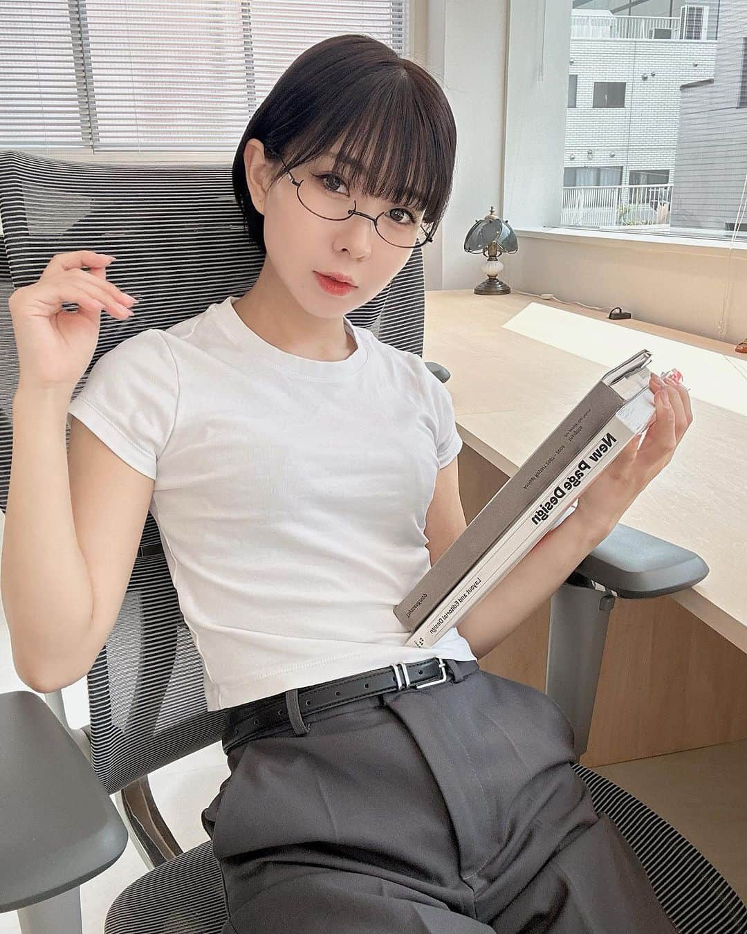 鳴上なごねのインスタグラム：「これがこう   #selfie #自撮り界隈 #グラドル自画撮り部 #グラビア #gravure #グラビアアイドル #model #cosplayer #cosplay #cosplaygirl #japanesegirl #鳴上なごね #followｍe #いいねください #셀피 #スワイプしてね」
