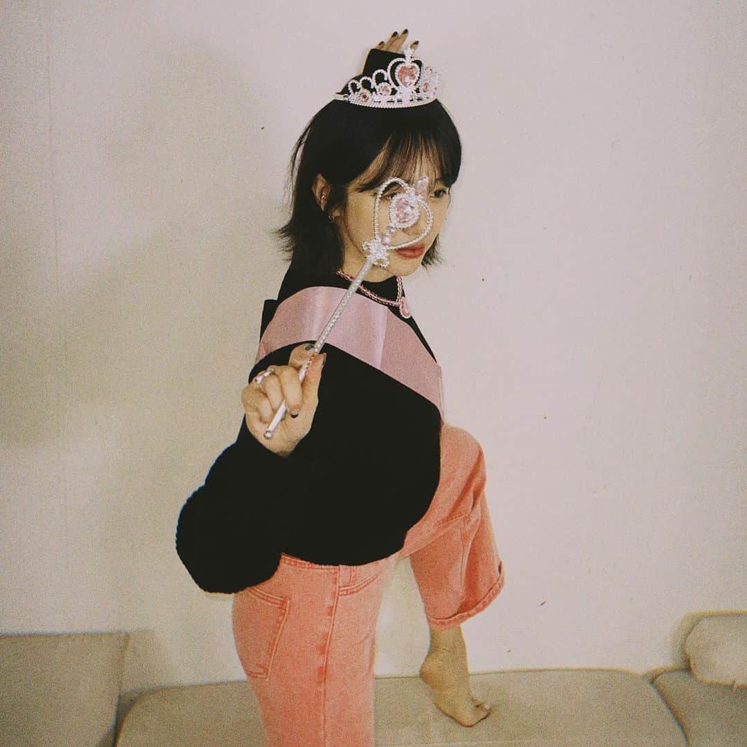 ユン・ウネさんのインスタグラム写真 - (ユン・ウネInstagram)「맞아요 ..생일입니다 !ㅋㅋ 티 많이 나죠?😘🎂❤️‍🔥」10月3日 10時46分 - y1003_grace