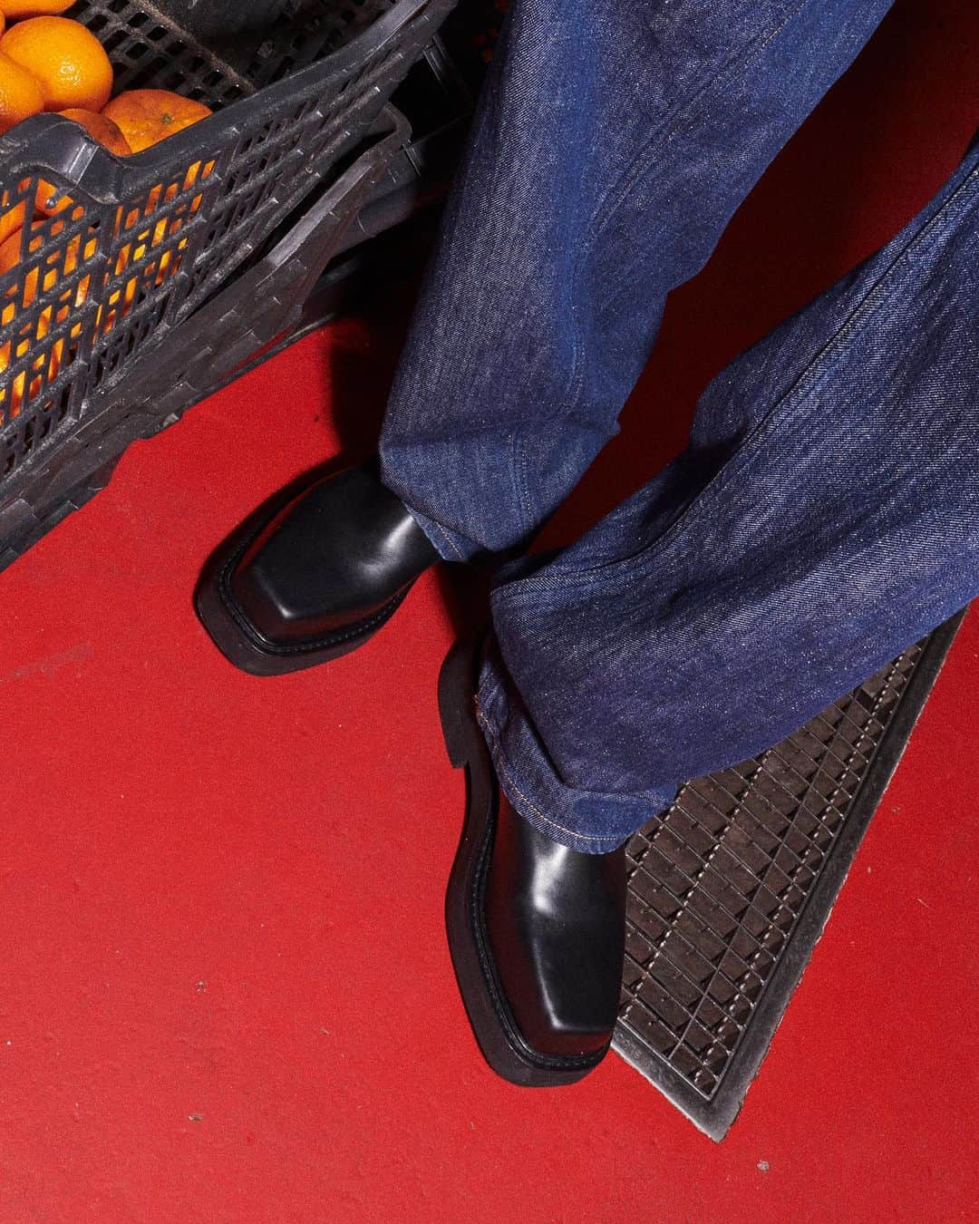 エイティーズのインスタグラム：「The Ortega II boots are back, ready to embrace wet pavements and falling leaves.」