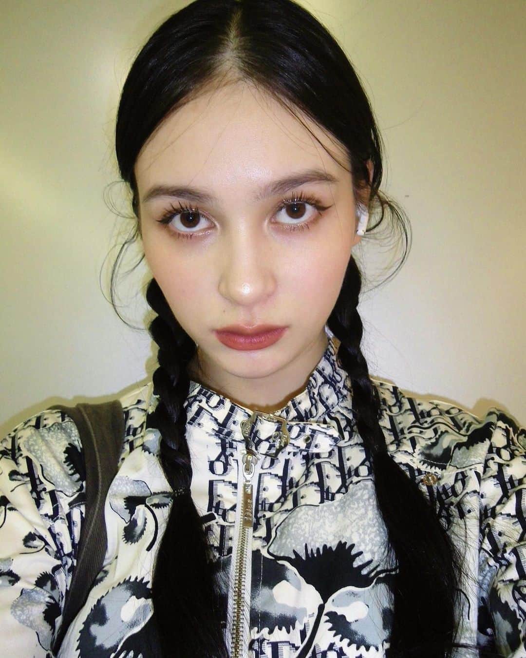 西尾エイミのインスタグラム：「📷🩶」