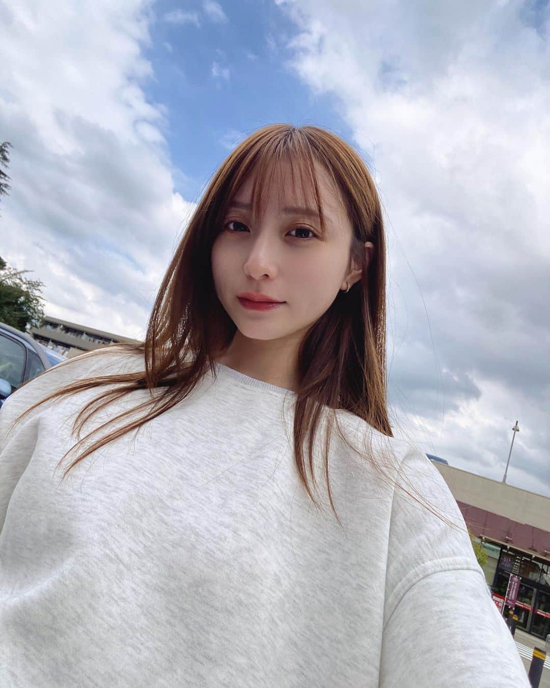 のインスタグラム：「・ ・  31が好きな妹にお勧めされるアイスクレープに いまだに出会えない姉🥹🔥 アイスより生クリーム食べたいんだよね。  #れんの服 トップスとパンツはSHEIN 🤖♡ 商品ID：4737072 商品ID：10574943 このショートパンツがロゴTとか何にでも 相性良くて感動🥺  クーポンコード：ren96 このクーポンコードを使うと お買い上げ金額1～5,999円まではセール価格より15%OFF、 6,000円以上は20%OFFになるよ(*´ー｀*)⭐️ 12月31日まで使えます💡  #SHEINforAll #SHEIN #SHEINpartner #ad #今日のコーデ #OOTD @shein_japan   ・ ・」