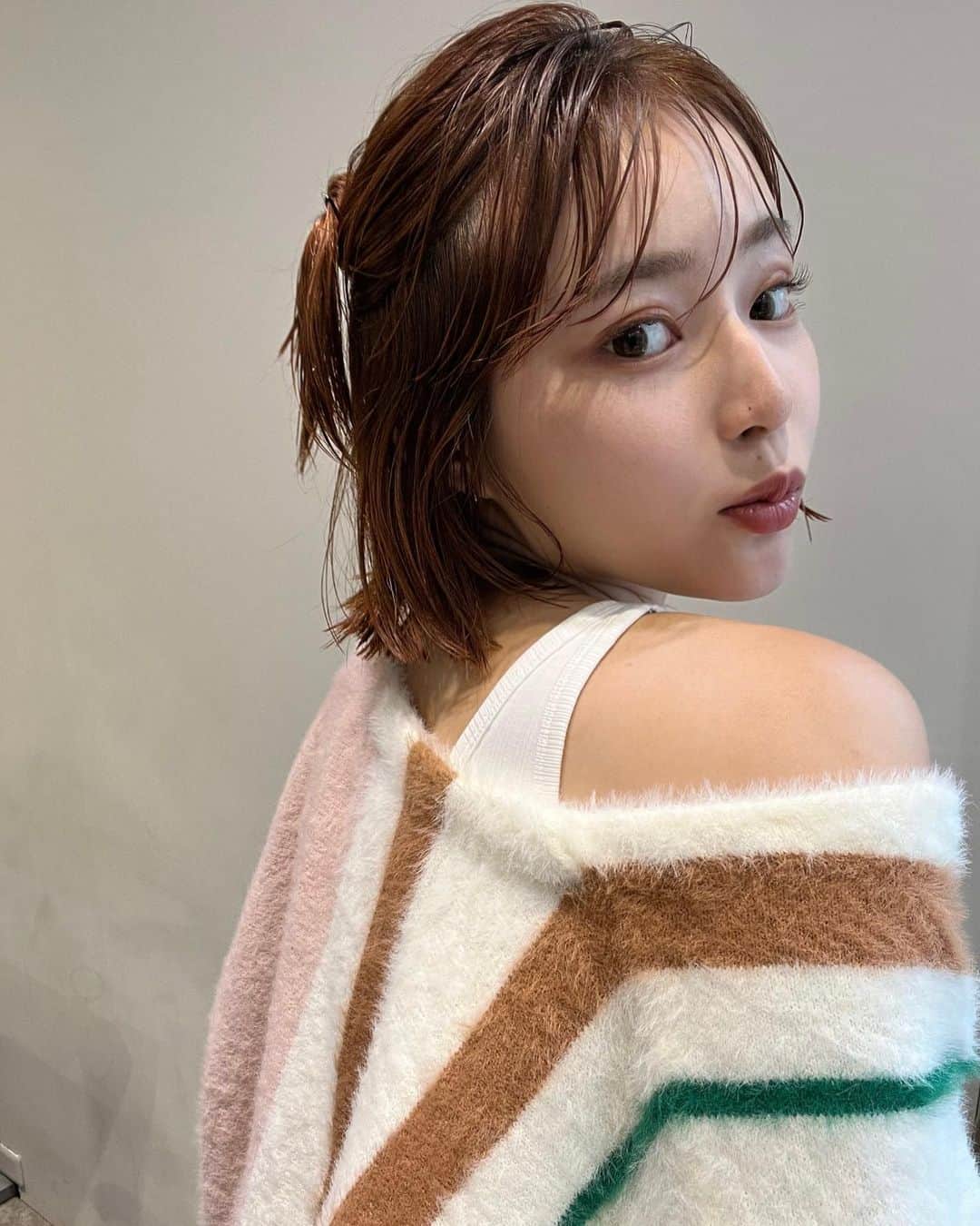 山崎江莉さんのインスタグラム写真 - (山崎江莉Instagram)「トリートメントしてもらった🌼✌️ @kenichi_oyama_  @noi.mei  お二人いつもありがとうございます〜🍰も🤭🤭  次はカラーどうしようかな、、 オレンジもお気に入りだし迷う」10月3日 20時22分 - o10913