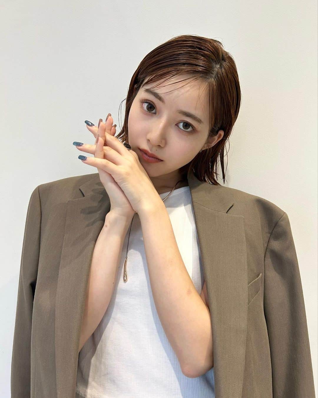 山崎江莉さんのインスタグラム写真 - (山崎江莉Instagram)「トリートメントしてもらった🌼✌️ @kenichi_oyama_  @noi.mei  お二人いつもありがとうございます〜🍰も🤭🤭  次はカラーどうしようかな、、 オレンジもお気に入りだし迷う」10月3日 20時22分 - o10913