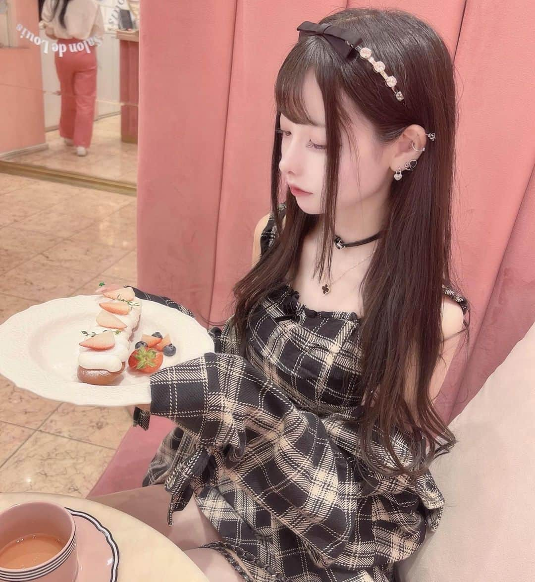 うさぎちゃんのインスタグラム：「どうしようもないね一緒に生きようね、」