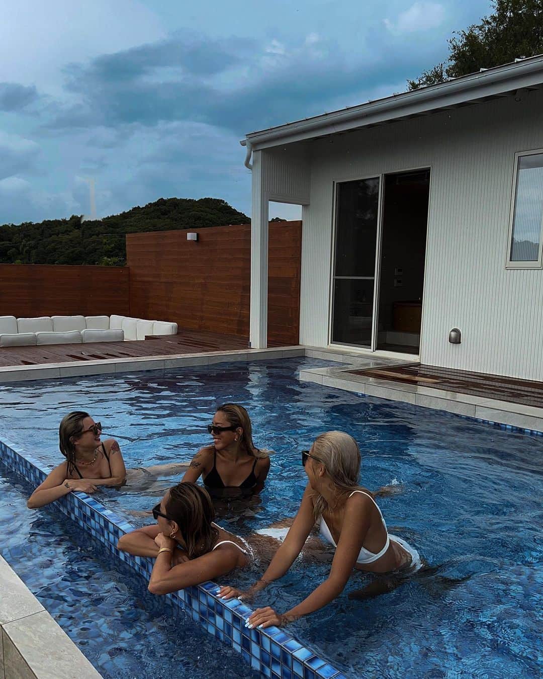 Miwakoさんのインスタグラム写真 - (MiwakoInstagram)「Morning moms time𓈒𓂂𓂃◌𓈒𓐍 ・ TERRAメンバー @marie702  @hthhthn_  @miiikai_  と息子たち9人連れて旅行!! ・ 子どもたちが起きてくる前に 4人でプール♡ ・ ・ ・ 淡路島大谷エリア New 貸切Villa @marinetopia__resort  【Private Villa Glamping-awaji-】 ・ ・ Bikini: @aestas_terra  ・ #AESTASTERRA #familytrips  #petittrip  #girlstrip  #hyogojapan  #awajishima  #awajiisland  #summervacations  #travels  #glamping  #夏休み  #夏休みの過ごし方  #女子旅  #淡路島  #淡路島旅行  #グランピング  #子連れ旅行  #プール付き  #プール付きヴィラ  #プール付きドッグラン #一棟貸し  #海沿い  #貸切宿  #マリントピアリゾート」10月3日 20時24分 - miwamam888