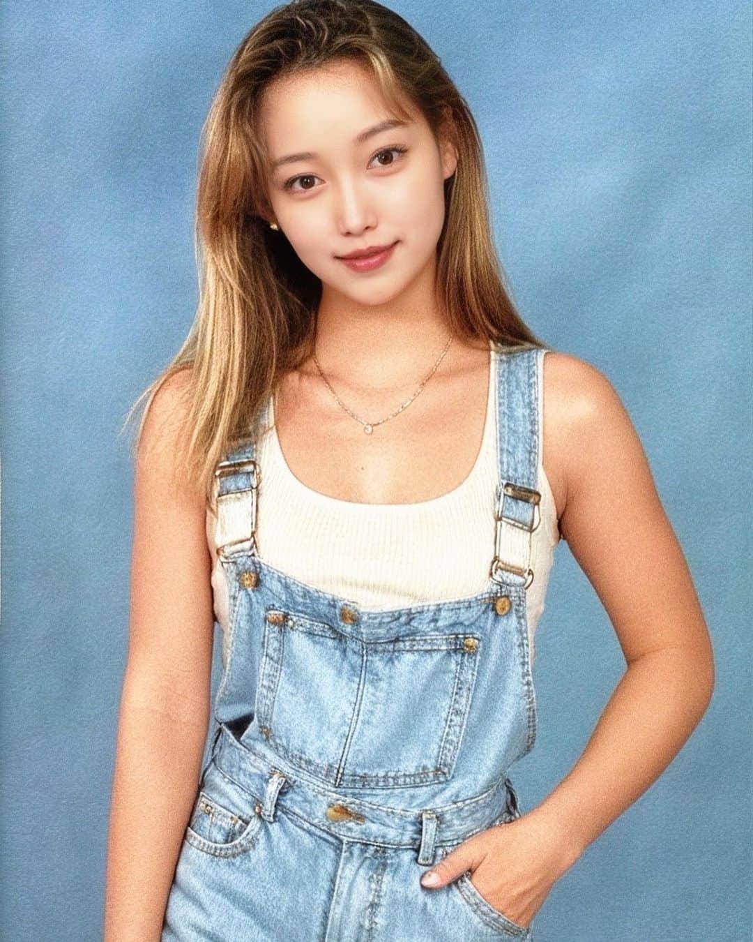 ぐんじりなのインスタグラム：「. . どれもめちゃ美化してくれて お気に入りなのですがやはり １番のお気に入りは１番の最後の1枚です( ◠‿◠ )ｸｸｸ🤍🤍🤍 . 다 이쁘게 뽀샵해줘서 맘에 들었는데 역시 마지막꺼가 젤 좋아ㅋㅋㅋㅋㅋㅋㅋㅋㅋㅋ . #epik」