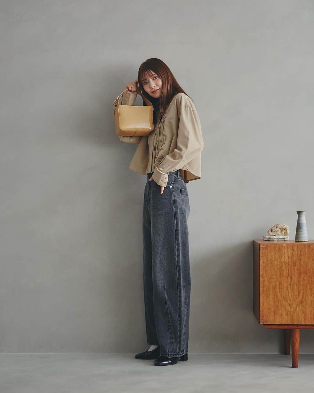 N.さんのインスタグラム写真 - (N.Instagram)「川津明日香が着こなすAUTUMN NEW STANDARD 15LOOK公開中！  シンプルな上品さはそのままに、 丈や素材、カラーで「秋らしさ」と「トレンド」を バランスよく取り入れた、こだわりのスタイリングをご用意しました✨ 川津明日香さんが全15コーデを軽やかに着こなします♡  どのスタイルがお好きですかー？♡  気になるアイテムはタグをチェック☑︎  ------------------ #川津明日香 さん #エヌナチュラルビューティーベーシック #ジャケット#ジャケットコーデ#ニットカーデ#ワンピース#ラメニット#レイヤード# 秋羽織り#チェック#セットアップ#ニット#柄ワンピース# ブラウス#新作入荷#通勤アイテム #新作アイテム#デニムコーデ#ニットカーデ#秋コーデ #nnaturalbeautybasic」10月3日 20時28分 - n._official