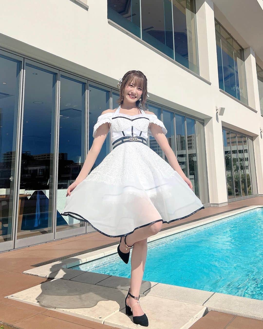 小嶋花梨のインスタグラム：「#渚サイコー！本日フラゲ日🏝🫧 ⁡ ⁡ 2023.10.4 発売 #渋谷凪咲 さんの卒業シングル #渚サイコー！  多くの方に愛される楽曲になりますように😌🫶🏻 ⁡ ⁡ ⁡ ⁡ ⁡」