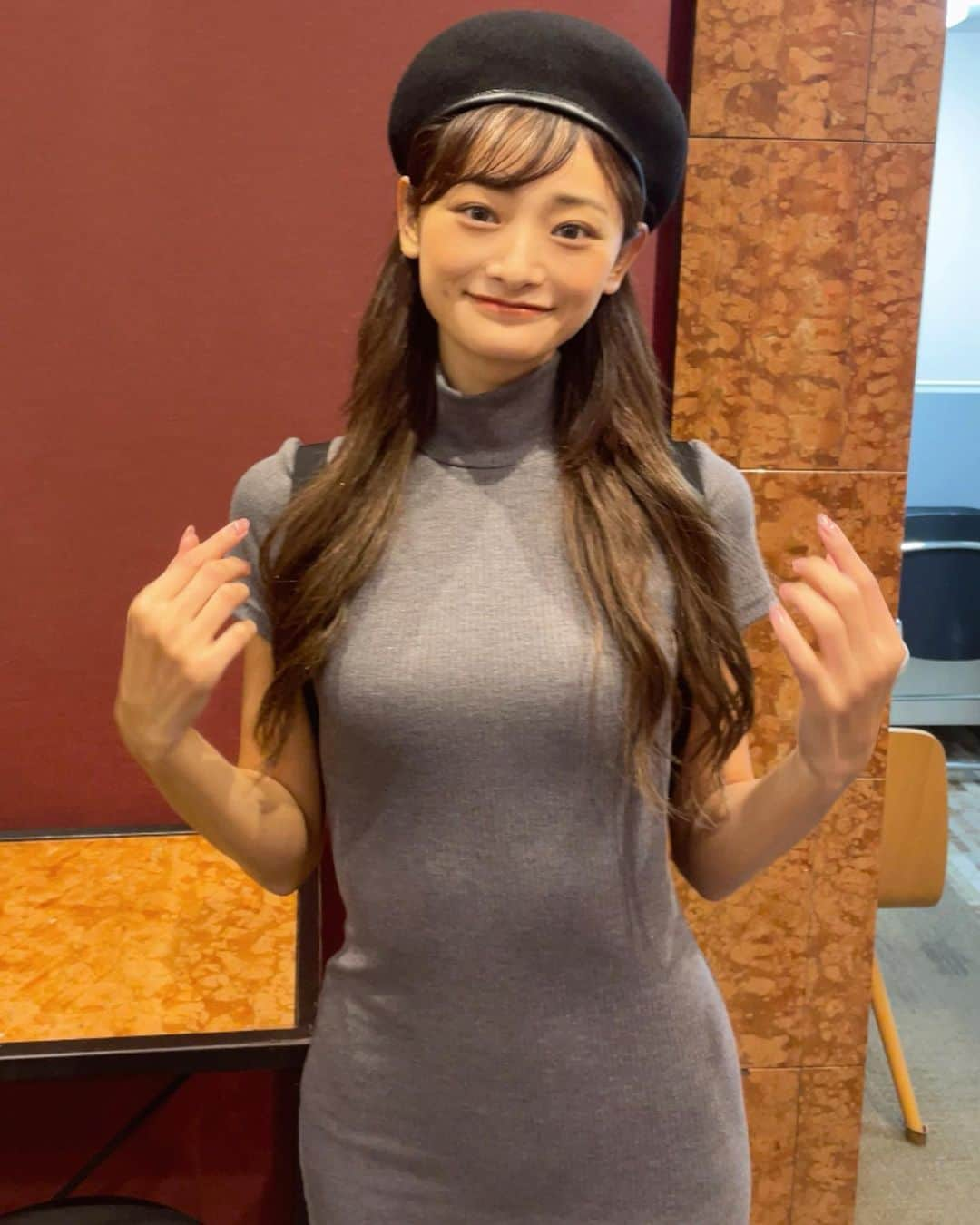 内田美麗（麗奈ゆう）のインスタグラム：「このベレー帽？？なかなかなくてやっと見つけたの！！即買いでした笑🤣 嬉しい〜❣️❣️❣️  沢山使うんだ☺️🍂  そういえば10月だね🍁🌕 秋だなぁ〜😌  #秋#秋服#ベレー帽#ootd #ootn#fashion#ロングヘア」