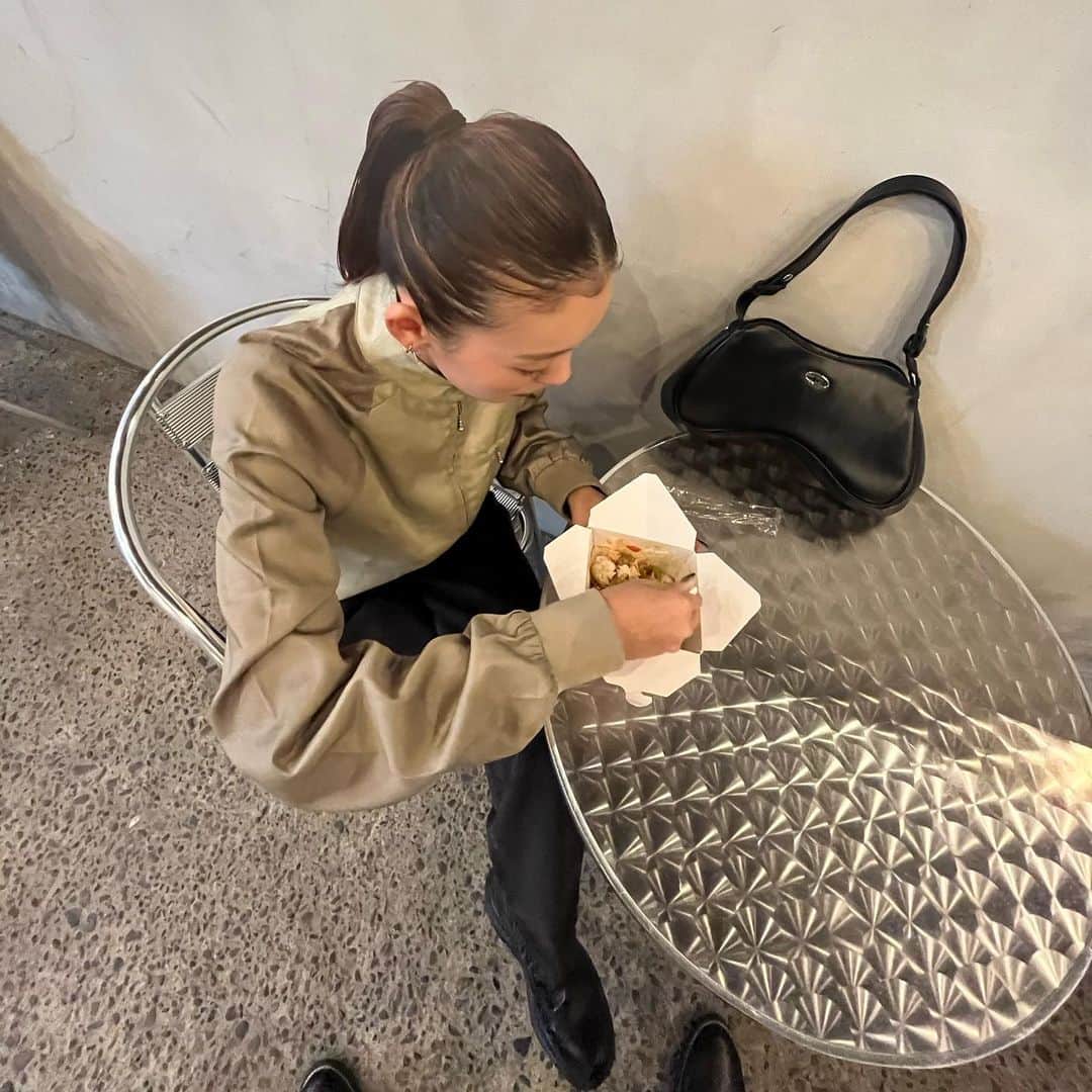 近藤沙良さんのインスタグラム写真 - (近藤沙良Instagram)「美味しいのいっぱい食べた日😋🤍  #goodmellows #osakafoodlab #couplecode #couplephoto #couplestyle #osakafood #streetfashion #大阪グルメ #中津グルメ #大阪音楽フェス #大阪フードラボ #カップルコーデ #夫婦コーデ #夫婦デート #夫婦生活 #夫婦でお出かけ」10月3日 20時58分 - saaara57