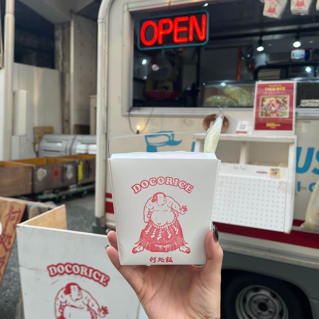 近藤沙良さんのインスタグラム写真 - (近藤沙良Instagram)「美味しいのいっぱい食べた日😋🤍  #goodmellows #osakafoodlab #couplecode #couplephoto #couplestyle #osakafood #streetfashion #大阪グルメ #中津グルメ #大阪音楽フェス #大阪フードラボ #カップルコーデ #夫婦コーデ #夫婦デート #夫婦生活 #夫婦でお出かけ」10月3日 20時58分 - saaara57