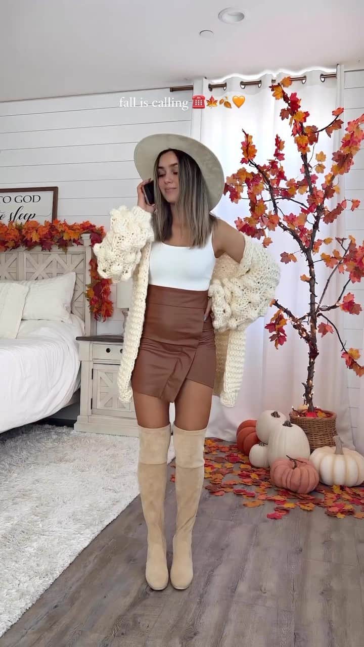SHEINのインスタグラム：「FALLer ID: autumn is calling 📞🍂 Which look would you pick up? 👇 @evapautov  🔎 20759190 6722937 18623144 2956502 20759169 1515558  #SHEIN #SHEINforAll #SHEINstyle #fashion #chic」