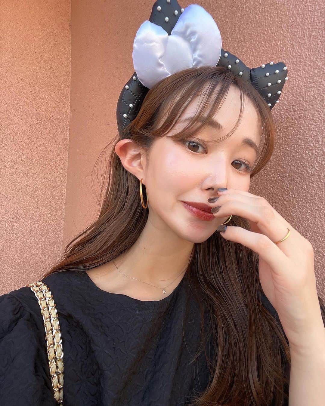 のインスタグラム：「ホラーナイト📢🖤 使うの楽しみにしていた @yeau_official のコスメ達✨  久々のユニバ楽しかったな〜♡  #yeau #cosme #usj #universalstudiosjapan #ユニバ #コスメ」