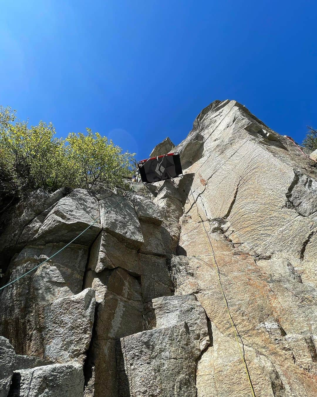 バーバラ・ザンガールさんのインスタグラム写真 - (バーバラ・ザンガールInstagram)「Spent a couple of days at the @valle_orco_climbing_festival. Getting back into bouldering; hanging out with the @vibram crew and last but not least teaching a bigwall workshop together with @jorgverhoeven. #orcovalley #neverdisappoints #liveclimbrepeat」10月3日 21時11分 - babsizangerl