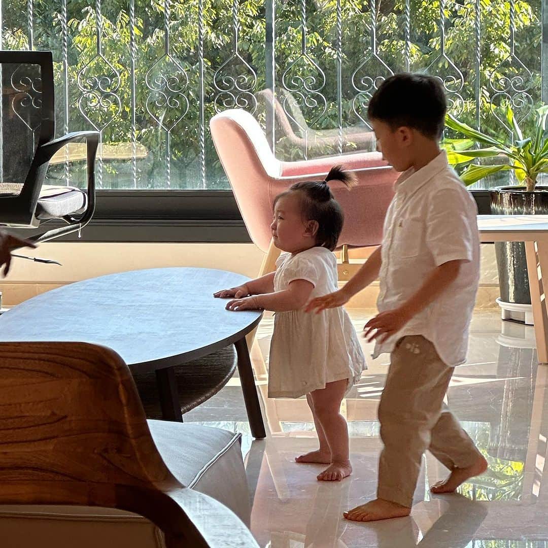 ヒョンア のインスタグラム：「추석연휴동안 두 남매👨‍👩‍👧‍👦」