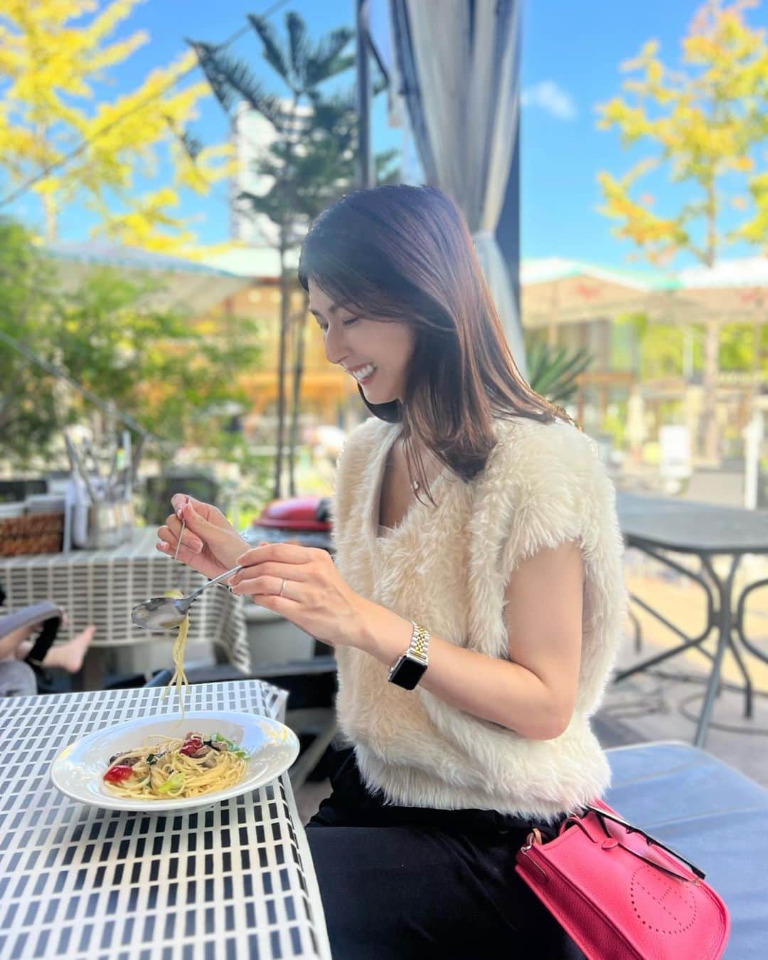 井上麻衣さんのインスタグラム写真 - (井上麻衣Instagram)「食欲の秋🍝😍  . . . . #lunch#mama#fashion#ootd  #ママコーデ#ママファッション#関西ママ #4児ママ#4児の母#ランチコーデ#秋コーデ #きれいめコーデ#きれいめファッション #30代ファッション#30代コーデ#akte#アクテ#ランチ#天王寺ランチ#てんしば」10月3日 21時20分 - mai_inoue