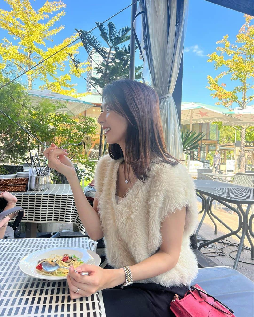 井上麻衣さんのインスタグラム写真 - (井上麻衣Instagram)「食欲の秋🍝😍  . . . . #lunch#mama#fashion#ootd  #ママコーデ#ママファッション#関西ママ #4児ママ#4児の母#ランチコーデ#秋コーデ #きれいめコーデ#きれいめファッション #30代ファッション#30代コーデ#akte#アクテ#ランチ#天王寺ランチ#てんしば」10月3日 21時20分 - mai_inoue