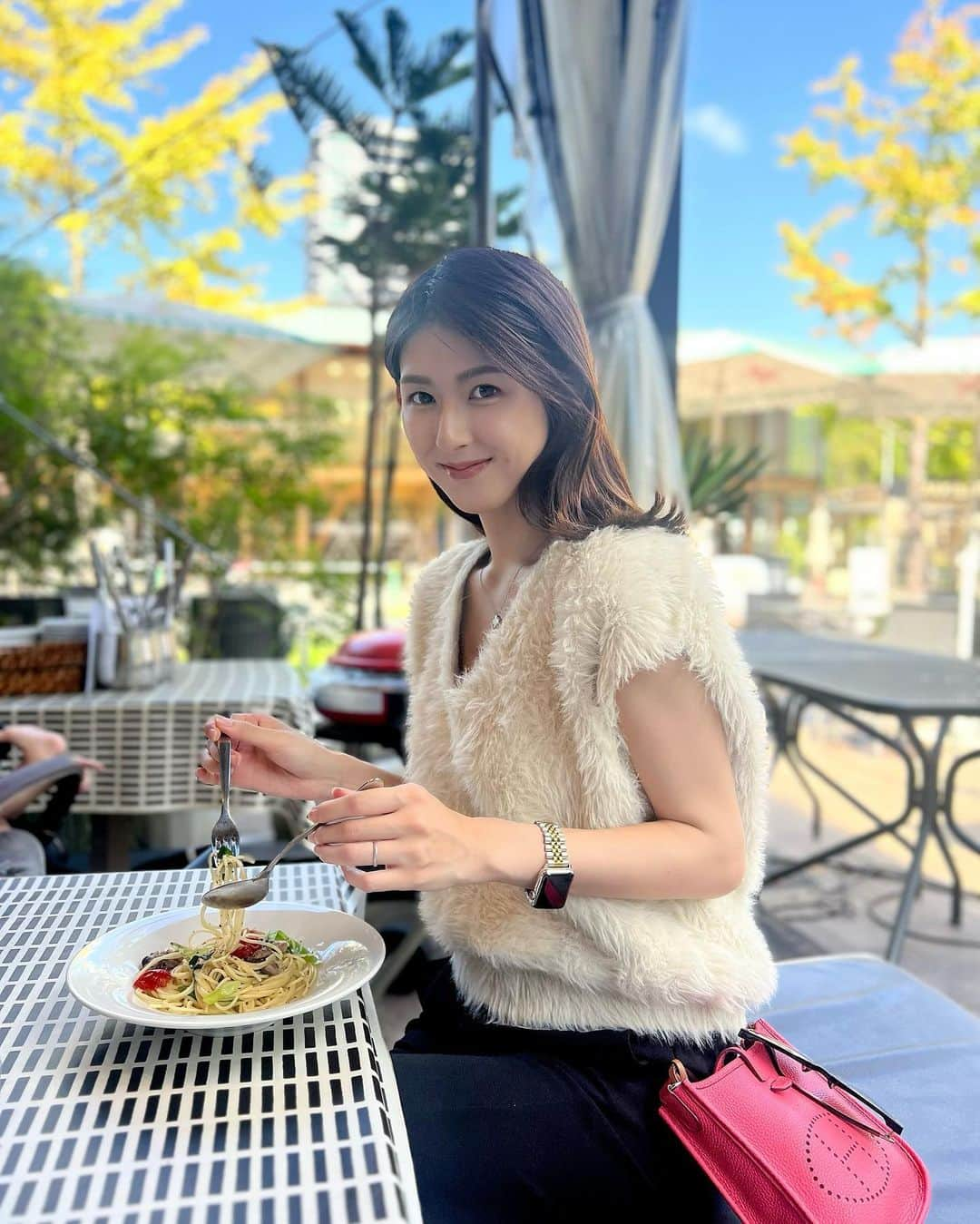 井上麻衣さんのインスタグラム写真 - (井上麻衣Instagram)「食欲の秋🍝😍  . . . . #lunch#mama#fashion#ootd  #ママコーデ#ママファッション#関西ママ #4児ママ#4児の母#ランチコーデ#秋コーデ #きれいめコーデ#きれいめファッション #30代ファッション#30代コーデ#akte#アクテ#ランチ#天王寺ランチ#てんしば」10月3日 21時20分 - mai_inoue