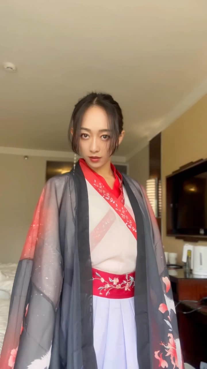 のインスタグラム：「Chinese girl.」