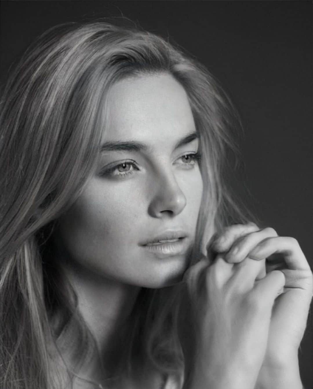 ブリジット・マルコムのインスタグラム：「Test with @kevin_hatt (no hair/makeup/styling)」