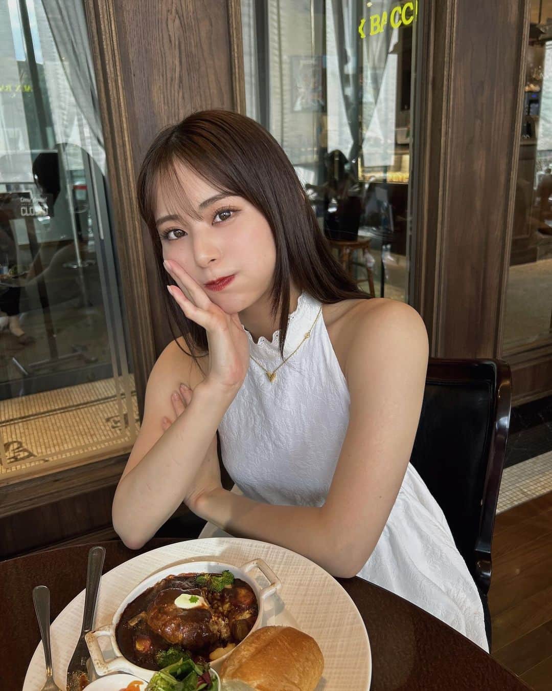 安田乙葉さんのインスタグラム写真 - (安田乙葉Instagram)「白ワンピでるんるんだった日🤍」10月3日 21時34分 - happyotoppy