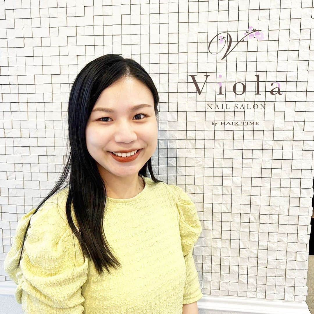 筒井のぞみのインスタグラム：「グループスタイリストのご紹介🤍  TOTAL BEAUTY Credo byHAIR TIME  Nail salon Viola 副島千聖 （ソエジマチサト） アシスタントスタイリスト  丁寧でお客様に寄り添った接客を心掛けております！ 毎日のお爪を見て日々のモチベーションが上がるようなネイルを一緒に作り上げていければと思っています！ お色味、デザインなどしっかりカウンセリングさせて頂きますので安心してご相談下さいませ◎  得意な技術、デザイン ニュアンスネイル、韓国ネイルと好きなデザインの幅が広いので一緒に相談しながら可愛いと思うデザインを提供致します！ お客様一人一人に合ったネイルをお話しながら一緒に考えていきましょう︎‪✿」