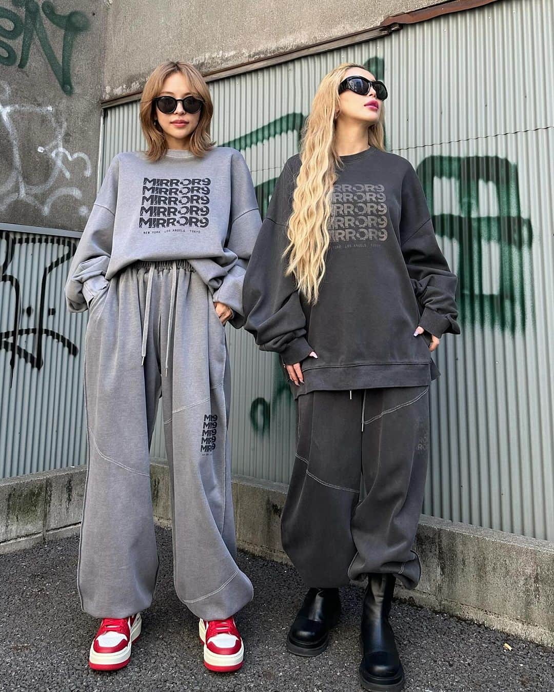 Select Shop MIRROR9のインスタグラム：「. 10/5(thu)20:00 START New Arrival ✔︎Vintage like set up ¥23,100(tax in) color/CHARCOAL  GRAY size/FREE  model @coco_mirror9  162cm GRAY着用 @pink_mirror9  158cm CHARCOAL着用  #MIRROR9 #ミラーナイン」