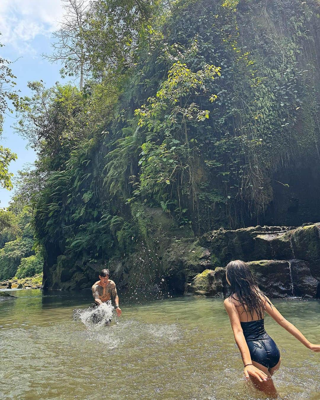 イルファン・バフディムさんのインスタグラム写真 - (イルファン・バフディムInstagram)「Splashing fun with my first born ❤️ 👸🏻」10月3日 13時15分 - ibachdim