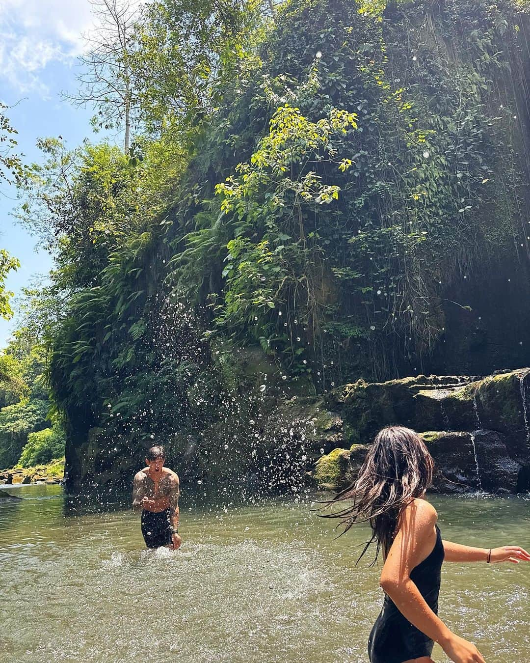 イルファン・バフディムさんのインスタグラム写真 - (イルファン・バフディムInstagram)「Splashing fun with my first born ❤️ 👸🏻」10月3日 13時15分 - ibachdim