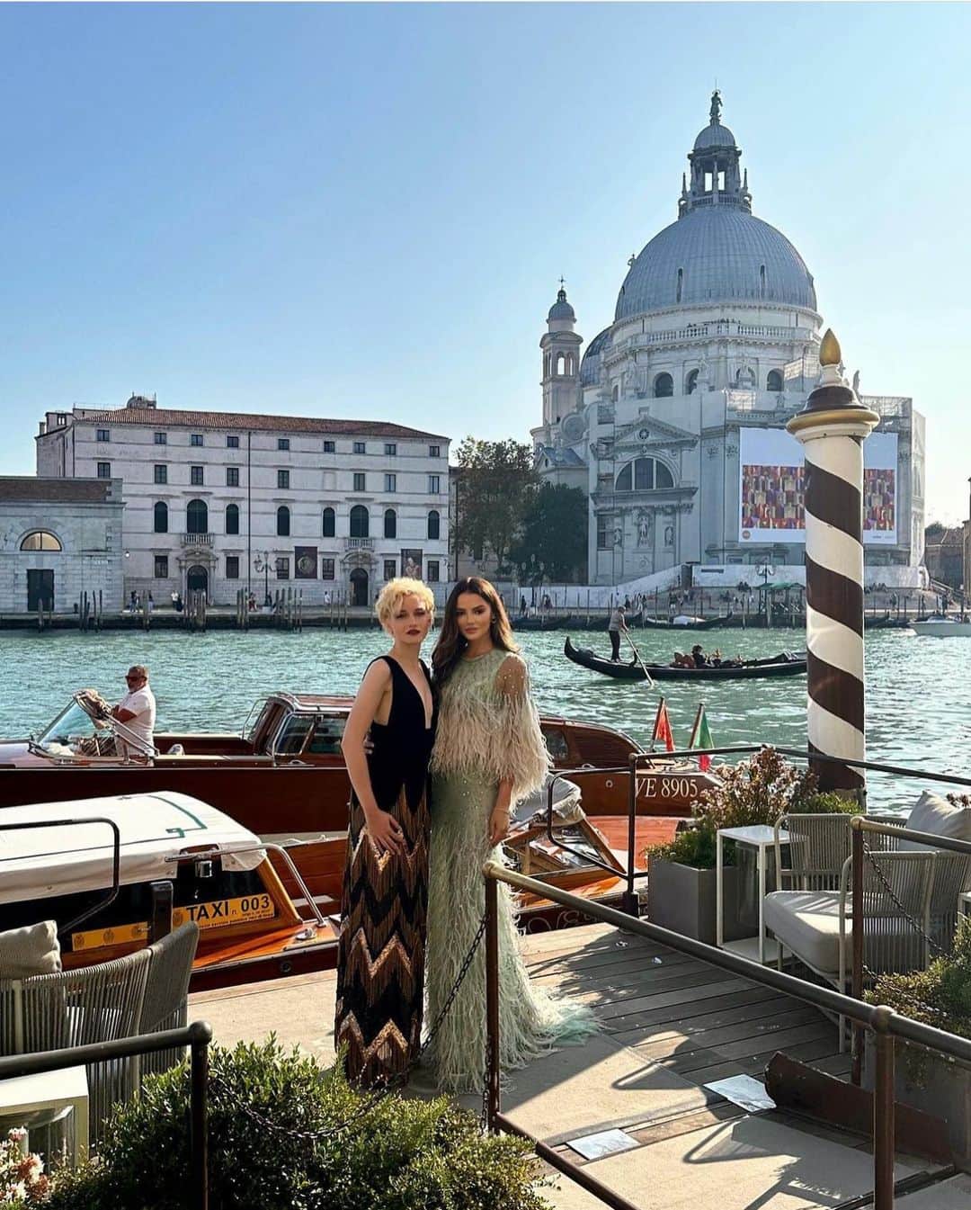 Monique Lhuillierのインスタグラム：「Once upon a time in Venice 🇮🇹 @keleighteller #moniquelhuillier」
