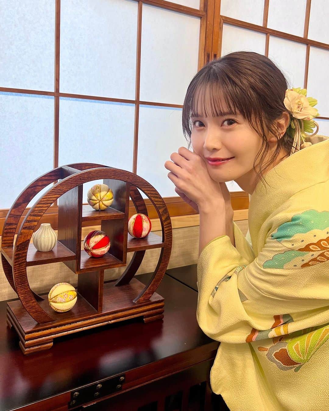 のインスタグラム：「パンフ撮影のおふしょ𓐍𓈒𓂂° 和なスタジオでほっこり🍵楽しかった。 ⁡ 11月18日(土)•11月19日(日) 💐朗読劇「鬼の花嫁」 @はまぎんホールヴィアマーレ ⁡ 透子役で出演させて頂きます🦋 ⁡ よろしくおねがいします☺︎ ⁡ #鬼の花嫁 #鬼花朗読劇 #パンフ撮影 #オフショット #ヘアメイク #ことさん💗」