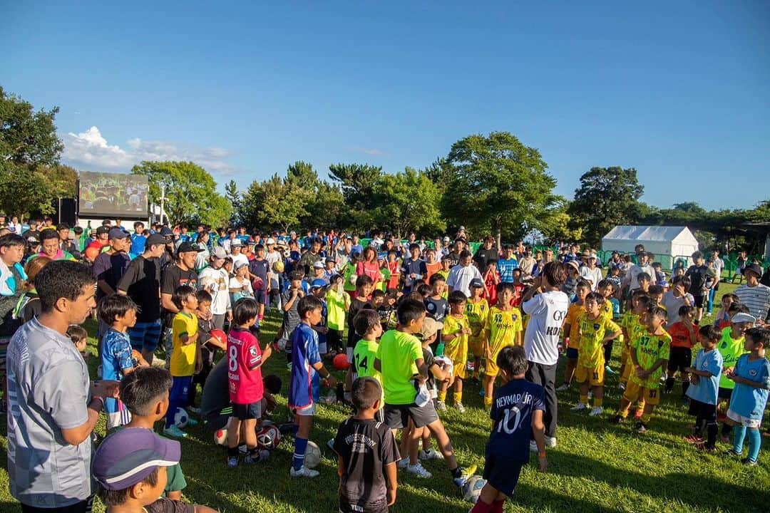 岡部将和のインスタグラム：「【TV企画】30名限定🇯🇵 10月14日 未来のサッカー日本代表になりたい 3年生〜6年生お待ちしてます⚽️  テレビ東京「おはスタ」 フミダッシュ！with探究楽習 〜君の夢を全力応援企画！〜  https://dribbledesigner.com/ohast-20231014/」