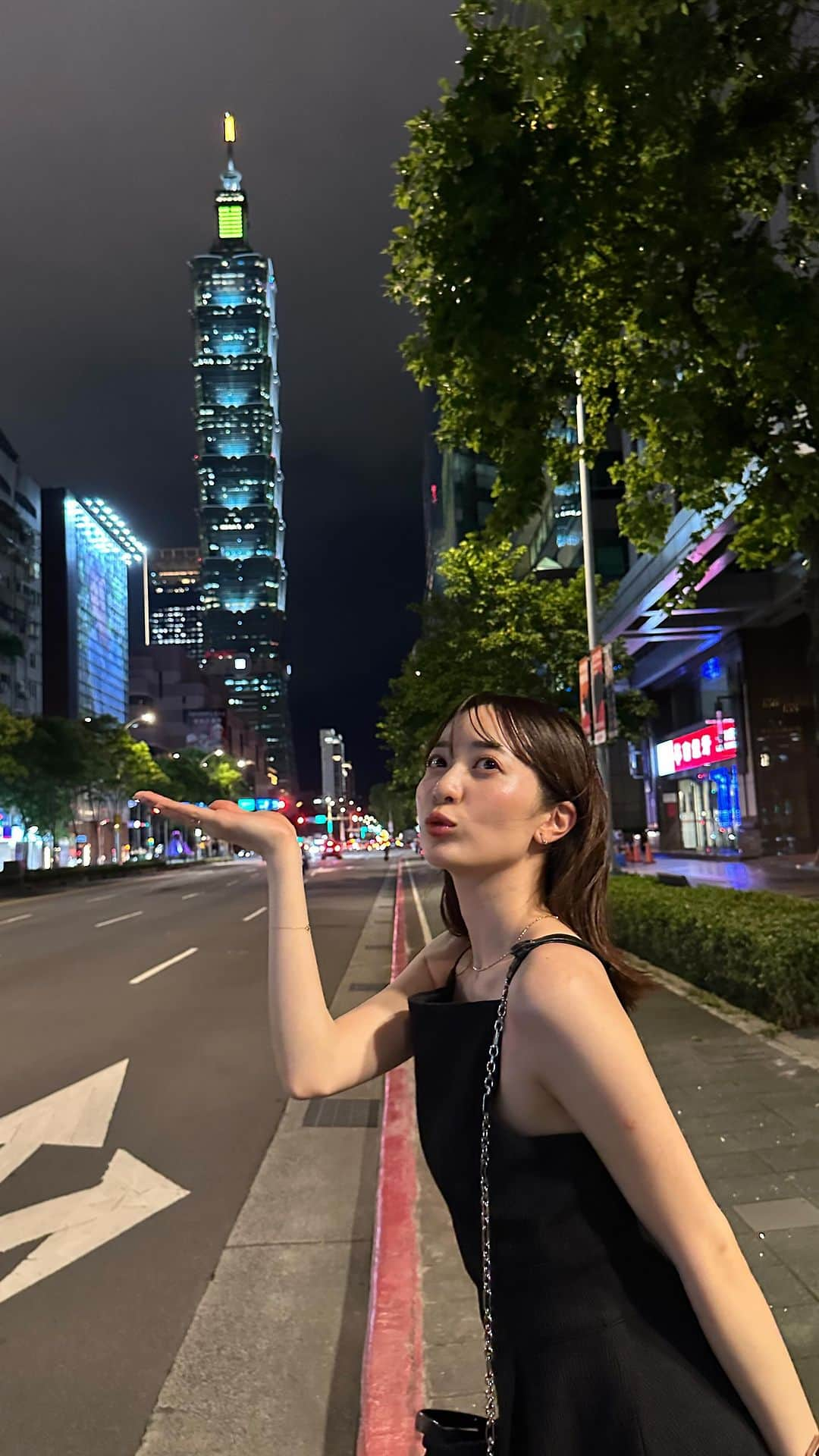 農海姫夏のインスタグラム：「台湾の思い出🇹🇼 酔ってる私はどれでしょーか！」