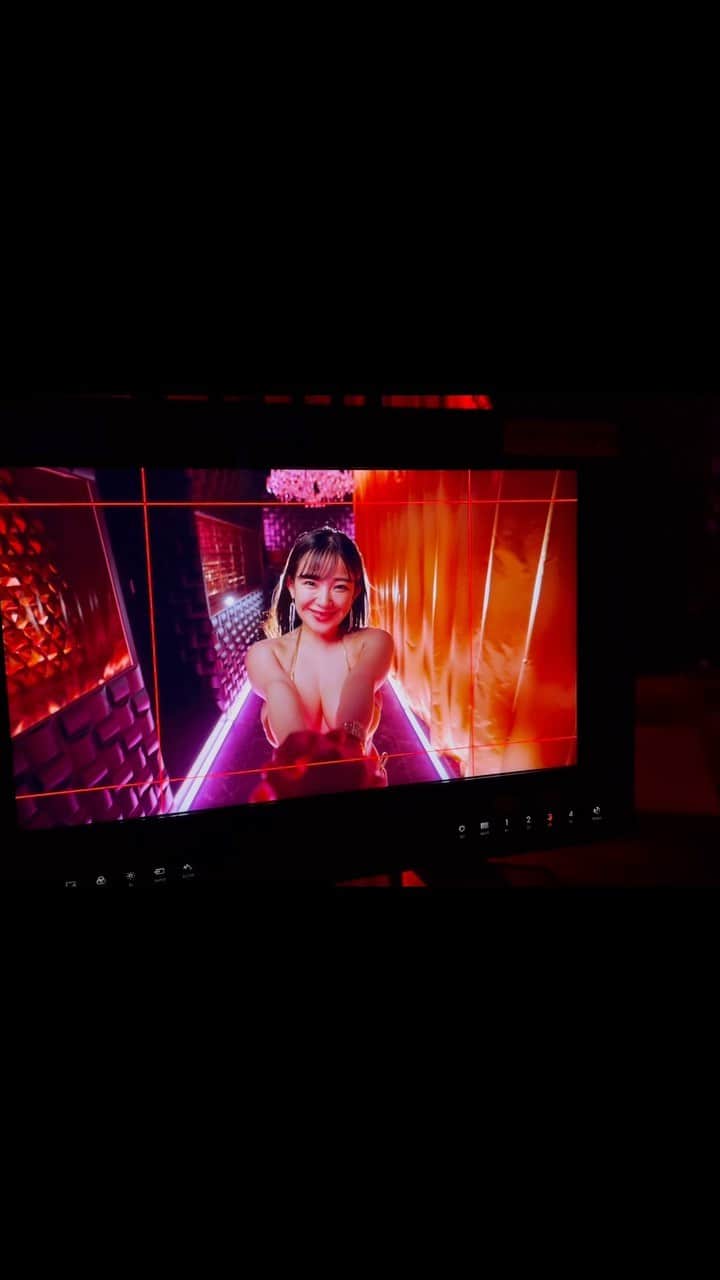 のインスタグラム：「❤️❤️❤️  12/4〜全国ホール様に随時導入される スマスロ『Lラブ嬢3』に登場します！  私はみんなと少し違う演出で 出てきます🩵🩵🩵きっとレアなので 見つけてくださいねっっ  #ラブ嬢3 #スマスロ #GOHOUBI」